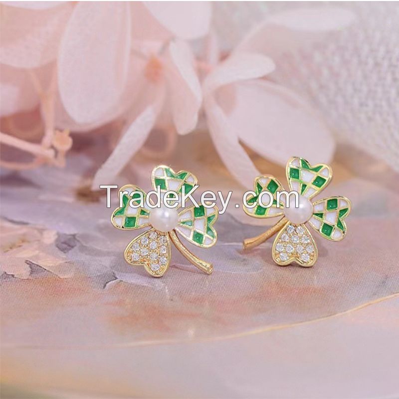  Minimalist Green Plaid Inlaid Rhinestone Pearl Stud Earrings for Women, Elegant Dainty Versatile Summer Fashion Ear Jewelry