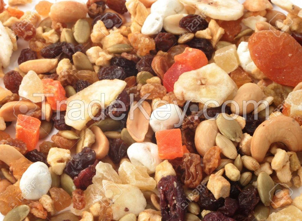 Mixed nuts and dried fruits