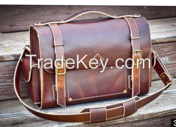 LAPTOP BAGS IN LEATHER