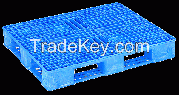 PLASTIC PALLETS