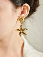 Two flowers stud earrings