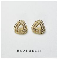 Pearl traingle stud earrings