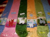 SCARVES  WITH  DECORATIVE  APPLICATIONS  FOR  KIDS