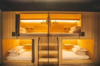 wooden Designed sleeping capsule Hotel Capsule Bed, Bedroom Furniture luxurious capsule bed