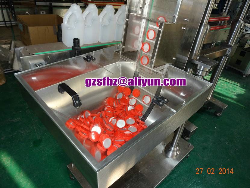 Automatic capping machine