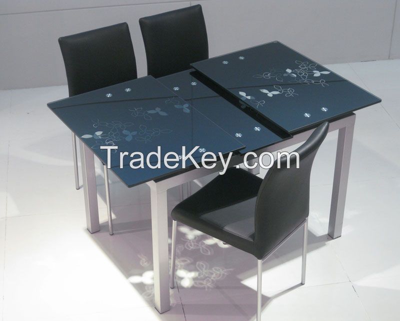 Extending dining table