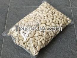 Raw cashew nuts