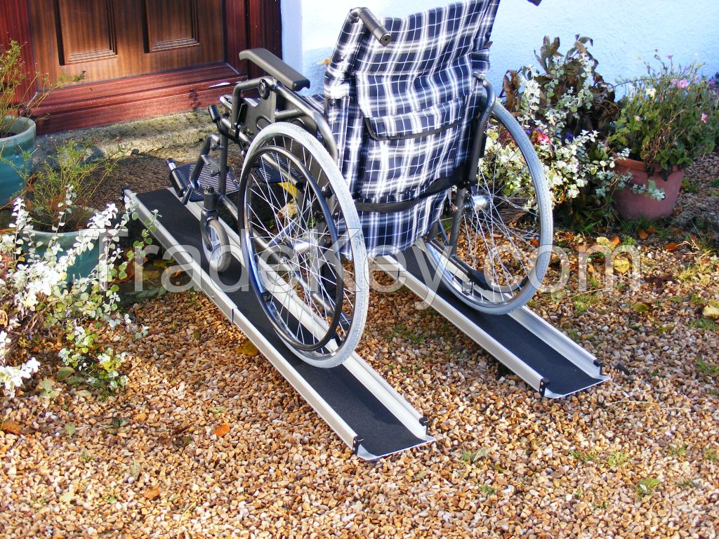 ALUMINIUM TELESCOPIC WHEEL CHAIR RAMP