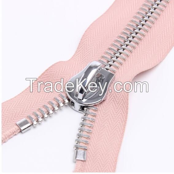 Silvery Metal Zipper in big teeth