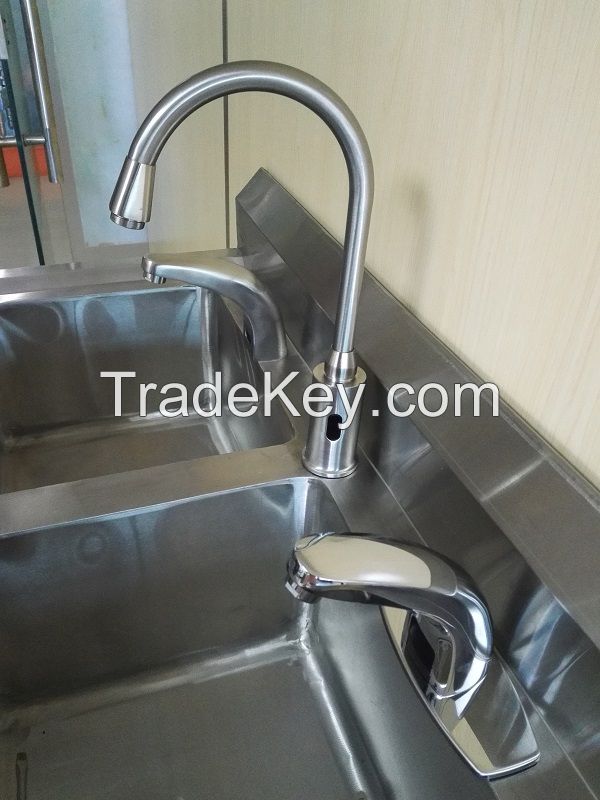 Bending induction faucet for doctor