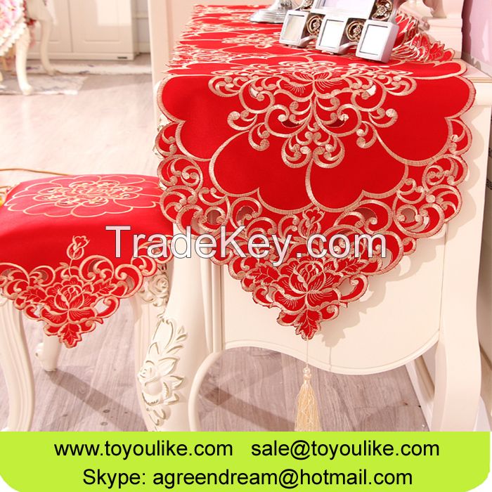 Red Joyous Handmade Cutout Embroidered Polyester Round Tablecloths