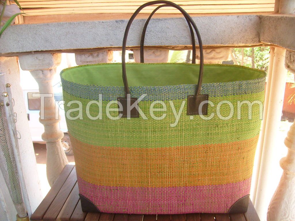 RAFFIA BASKET