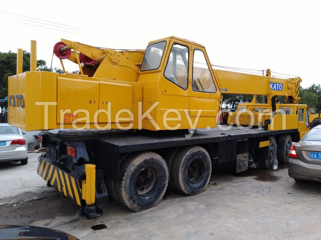 Used KATO NK-400E Truck Crane