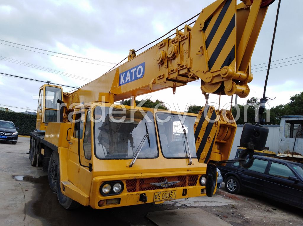 Used KATO NK-400E Truck Crane