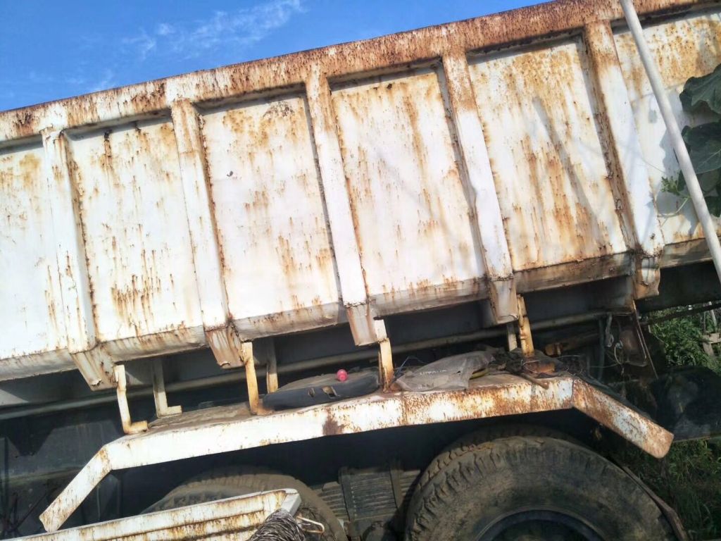 Used Isuzu  Self-discharging car