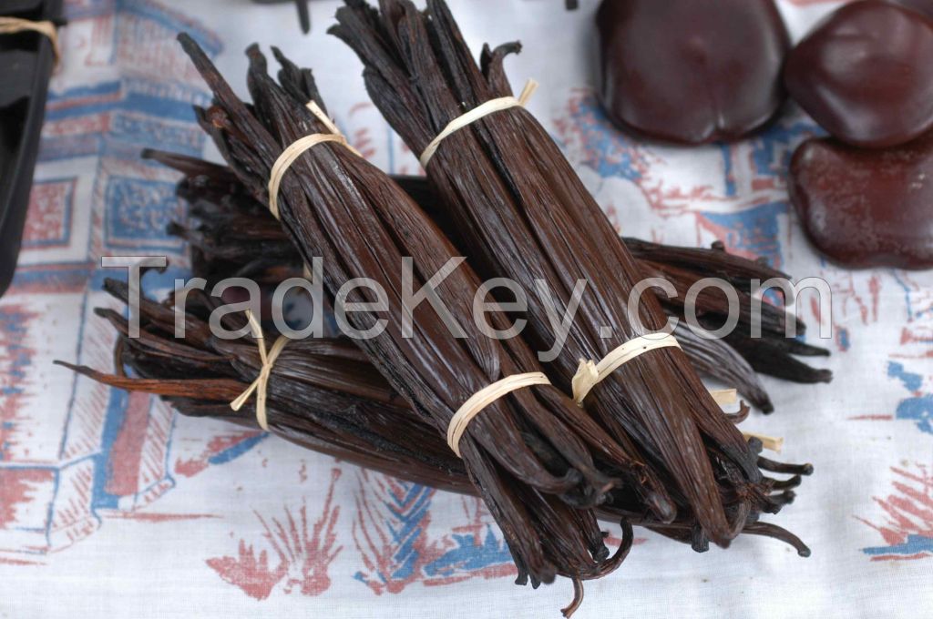 Madagascar Whole Vanilla Beans - Amadeus Vanilla Beans/VANILLA POWDER /VANILLA EXTRACT