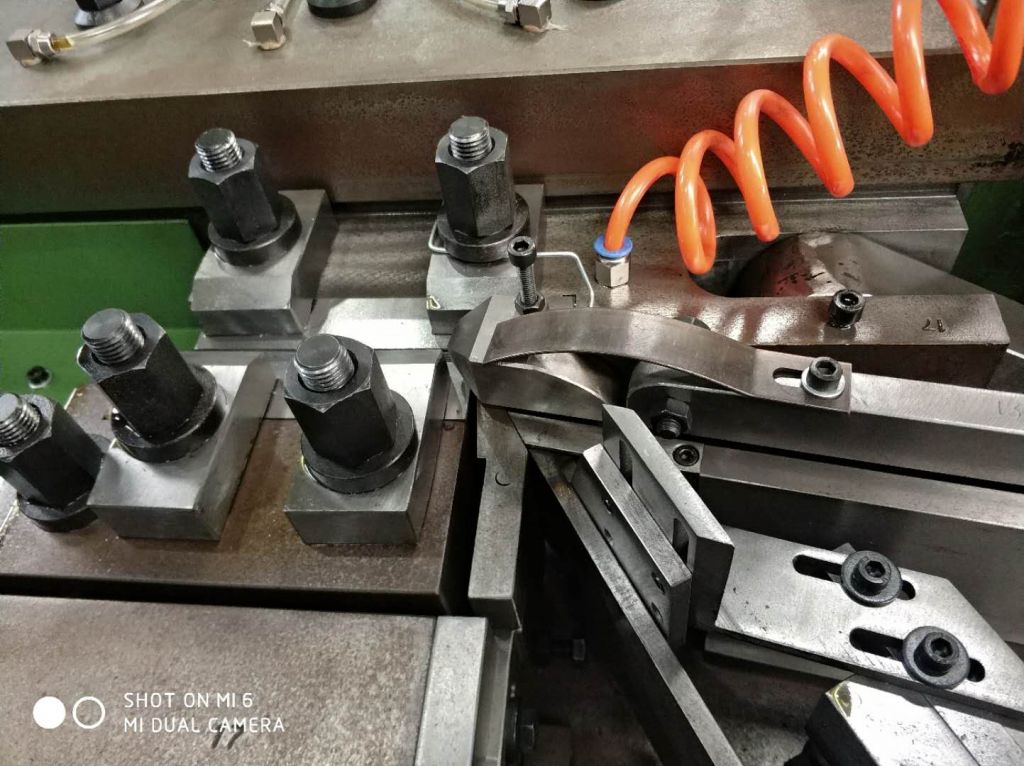 high speed thread rolling machine