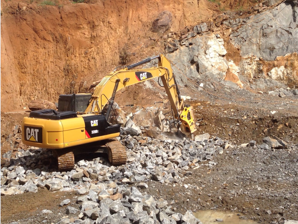 Soosan hydraulic breaker for CAT320 excavator