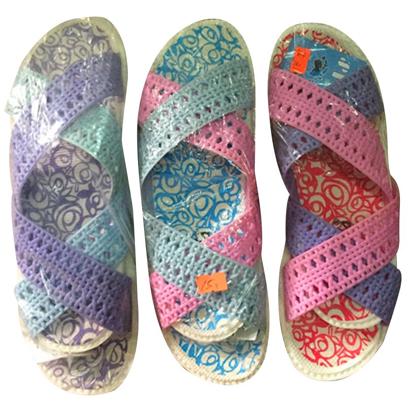 Women&#039;s slipper, three colours