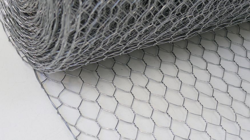 hexagonal wire netting/rabbit cage