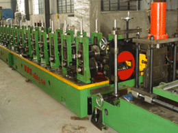 Shelf forming machine