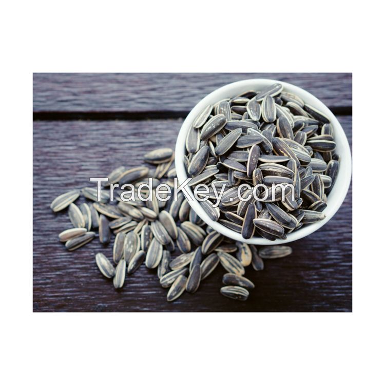 Premium raw sunflower seeds for snacking and baking