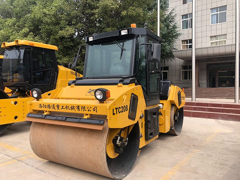 LTC208  road roller