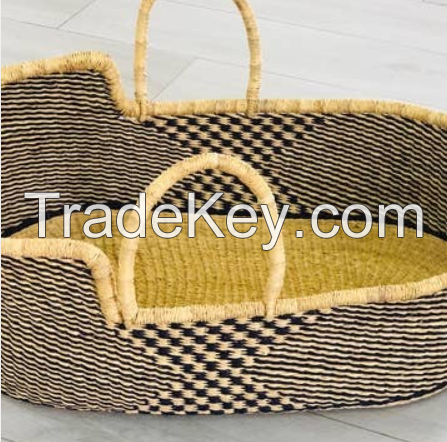 High Quality Eco-Friendly Seagrass Baby Changing Basket Beautiful Basket With Safety Belt For Newborns From Vietnam