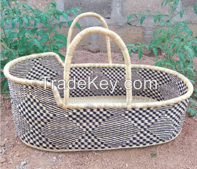 High Quality Eco-Friendly Seagrass Baby Changing Basket Beautiful Basket With Safety Belt For Newborns From Vietnam
