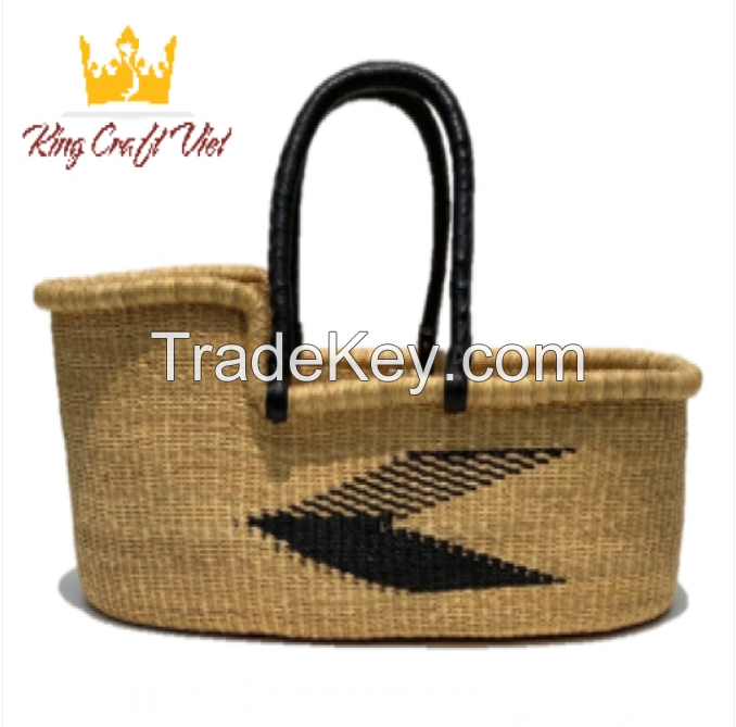 High Quality Eco-Friendly Seagrass Baby Changing Basket Beautiful Basket With Safety Belt For Newborns From Vietnam