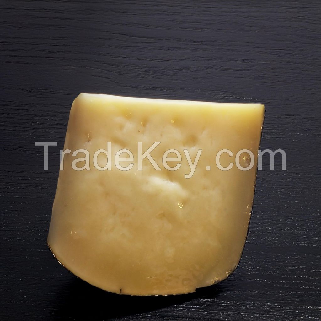 Pecorino Stagionato in Foglie di Noci