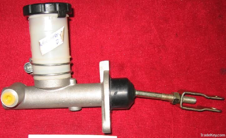 NISSAN CLUTCH MASTER CYLINDER 30610-01G00