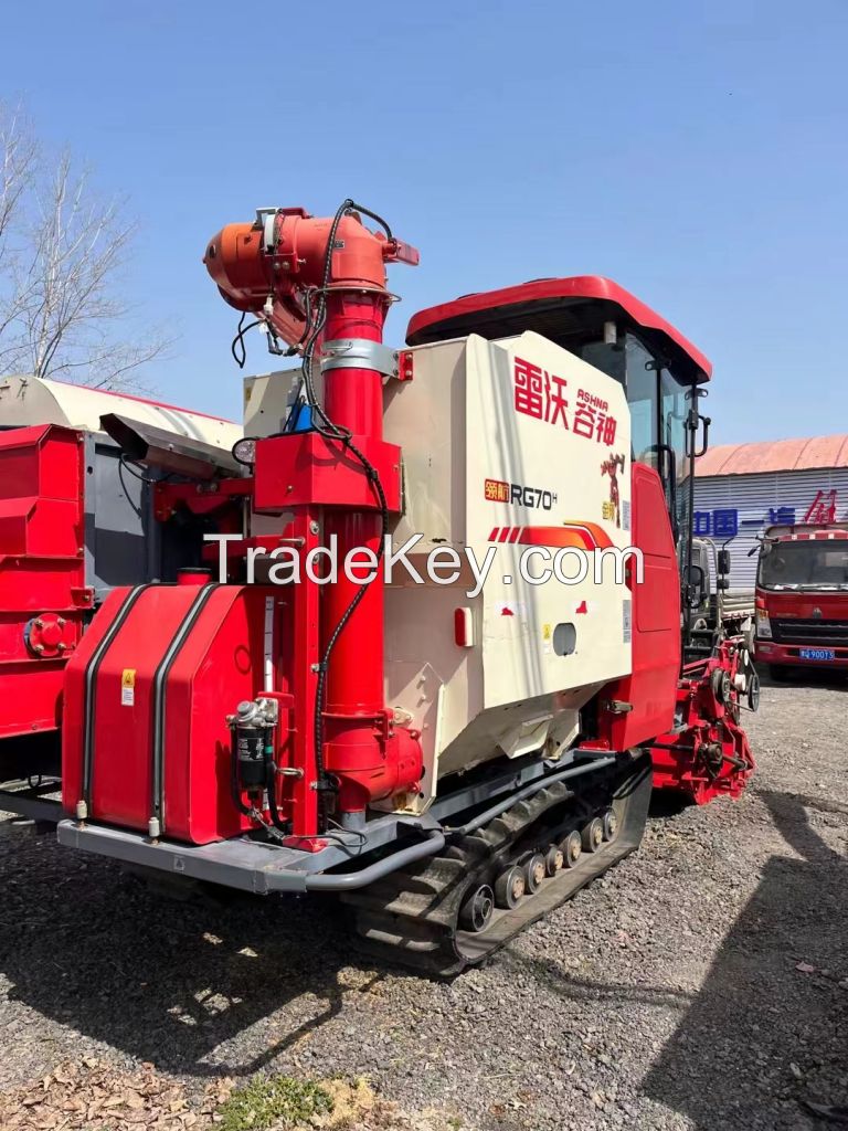 China's second-hand Lovol tracked grain, rice, and wheat combine harvester