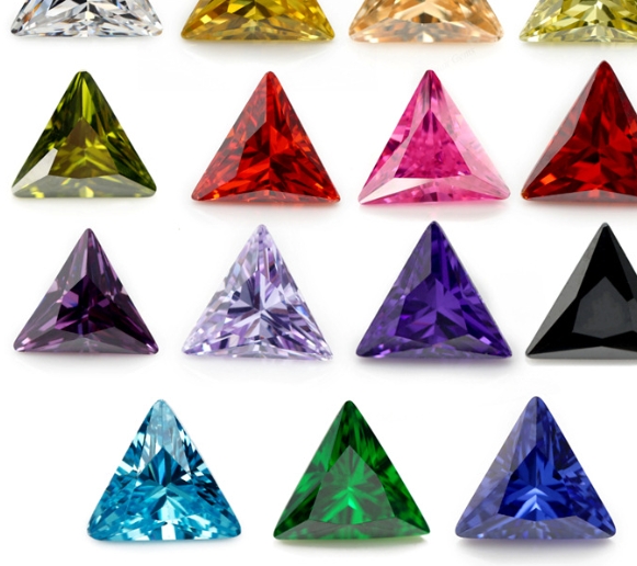 Triangular right-angled colored zircon combined into cubic zirconia