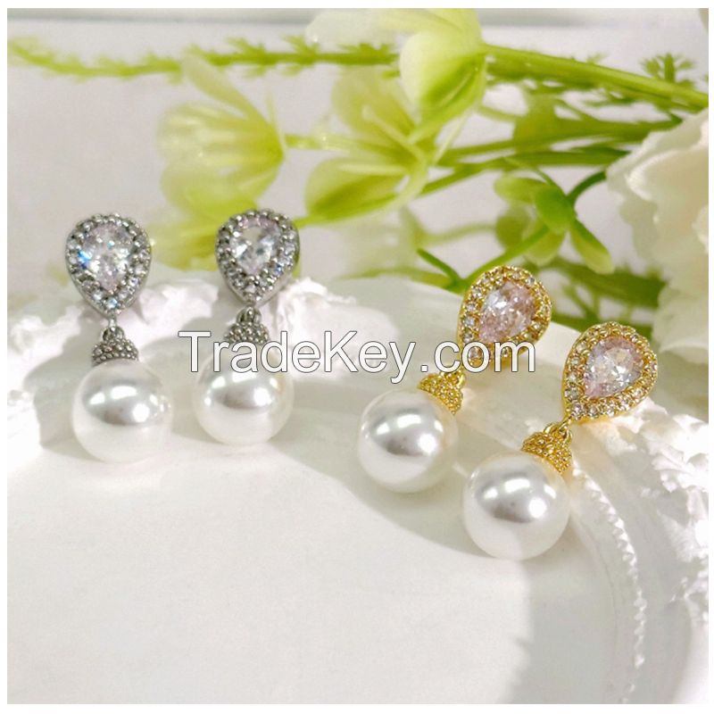 Light luxury style, premium feel, elegant and delicate