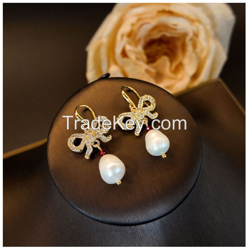 Bowknot copper inlaid with zircon and freshwater pearls