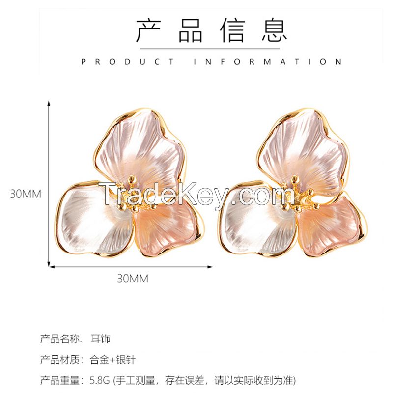 French retro cream white three-petal flower petal earrings
