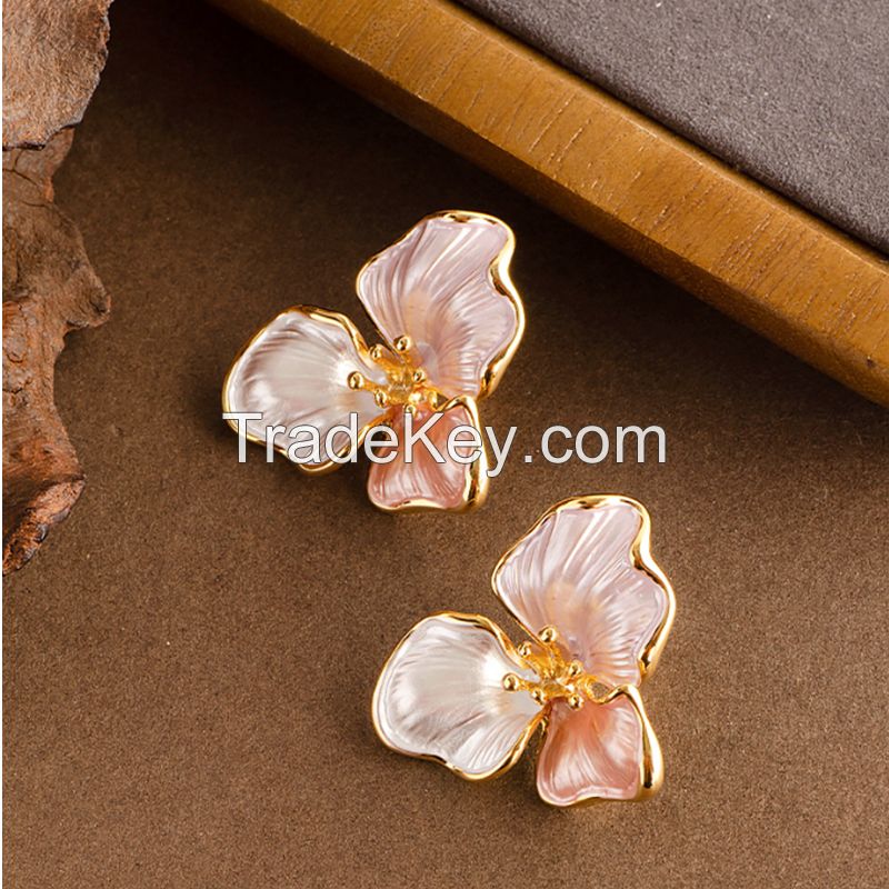 French retro cream white three-petal flower petal earrings