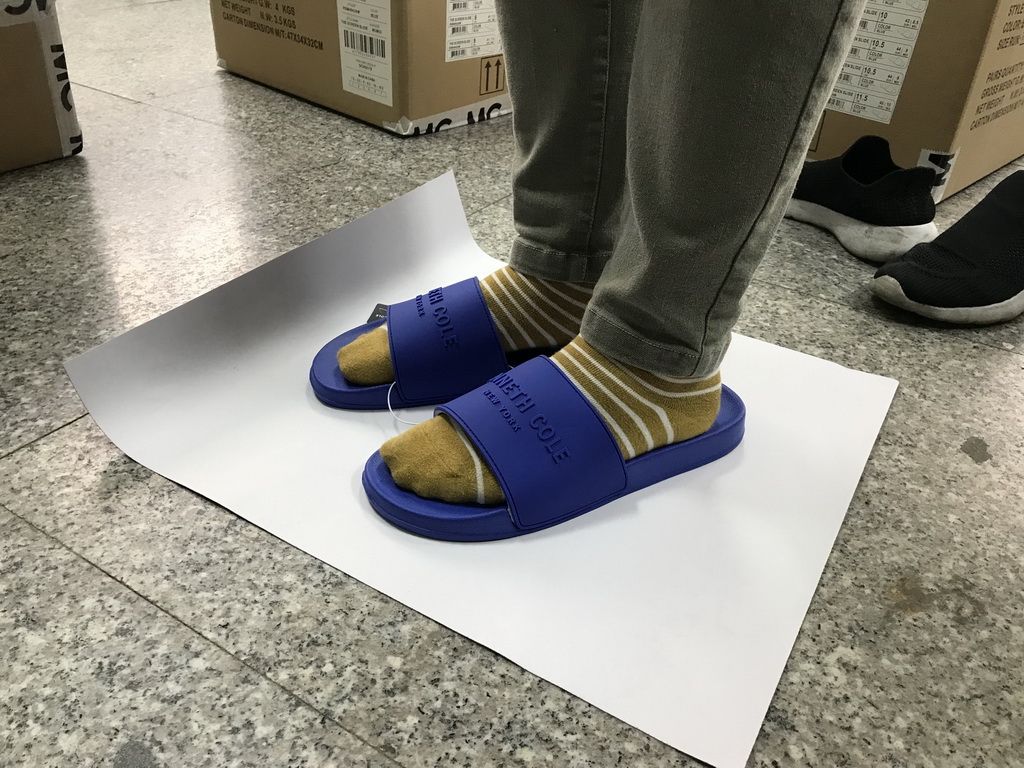 Footwear rubber plastic slippers test Inspection third-party QC inspector final random Quality Control Service in China