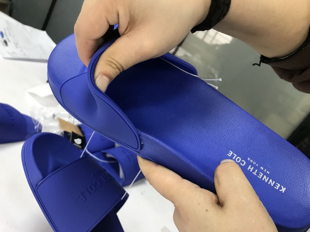 Footwear rubber plastic slippers test Inspection third-party QC inspector final random Quality Control Service in China