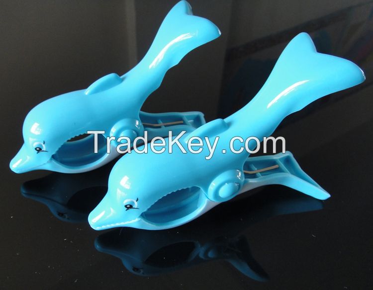 Popular Strong Plastic Cartoon Animal shaped Dolphin Beach Towel Clips