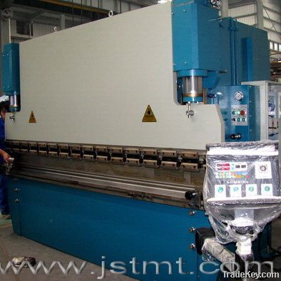 Hydraulic press brake