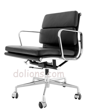 EAMES CHAIR