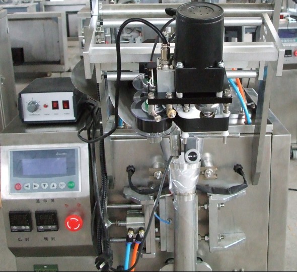 Granular Packaging Machine for 4 Side Sealing