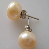 pearl earrings