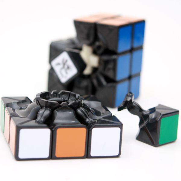 Free shipping! Dayan V 5 ZhanChi 57mm / 5.7cm 3x3 Black Speed Cube +Free Stickers with ID card