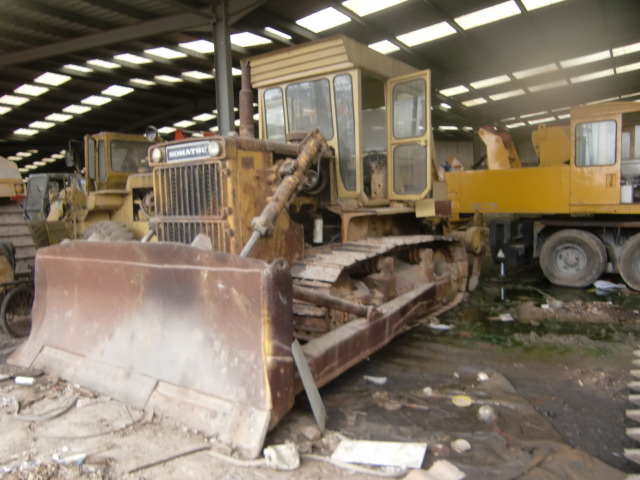 sell used komatsu dozer D85A