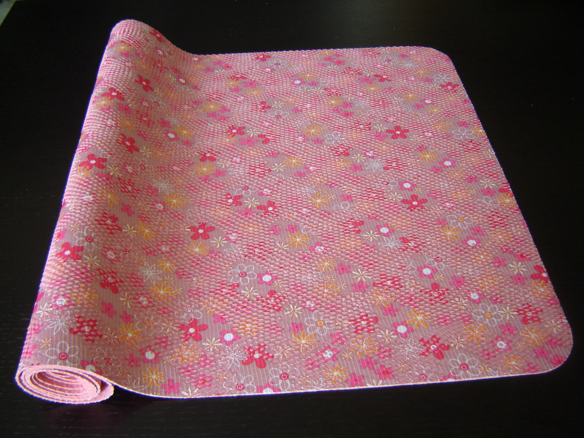 yoga mat by divertimento inc