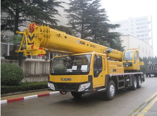 25T TRUCK CRANE XCMG CRANE