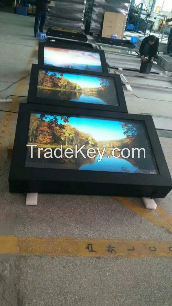 Outdoor digital signage 55"